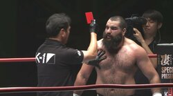 前代未聞…衝撃の反則負け