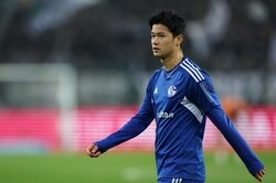 シャルケMF上月壮一郎、負傷した足首の手術を実施「今より強くなってピッチに戻ります」