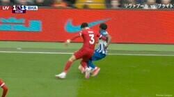 「追いつくのかよ！」「世界最高レベル」リバプール遠藤航がブライトンのスピードスターを圧倒的に潰して“完全完封”　爆速スピードで鬼プレスを炸裂した瞬間　