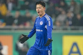 シャルケ、日本人MFとプロ契約の可能性を現地報道　「サプライズを一つか二つ起こすかも」