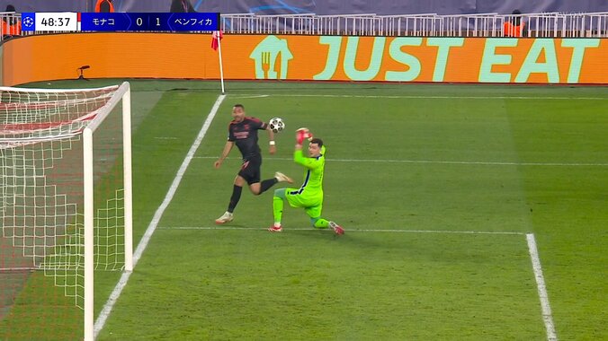 【写真・画像】「ナイスディレイ！」南野拓実、“圧巻プレスバック”に放送席唸る 「戻るスピード…良い守備でした」途中出場も攻守に奮闘　1枚目