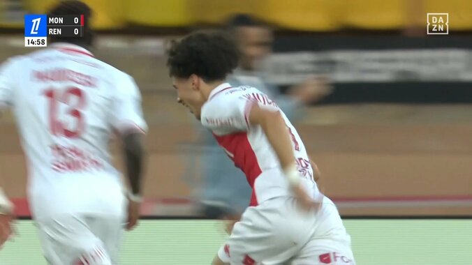 【映像】背面跳び横捻りバイシクルシュート