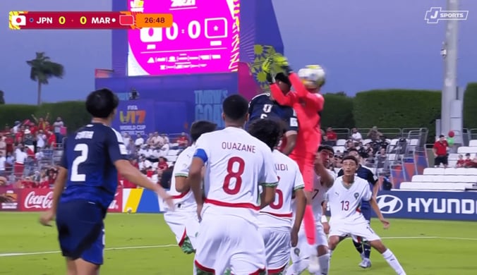 元砂晏翔仁ウデンバが豪快にヘディングシュートを叩き込んだが…