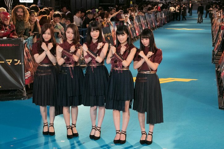 乃木坂46・西野七瀬、歌舞伎町で突然のアカペラ&ダンスに「恥ずかしい」と照れ笑い
