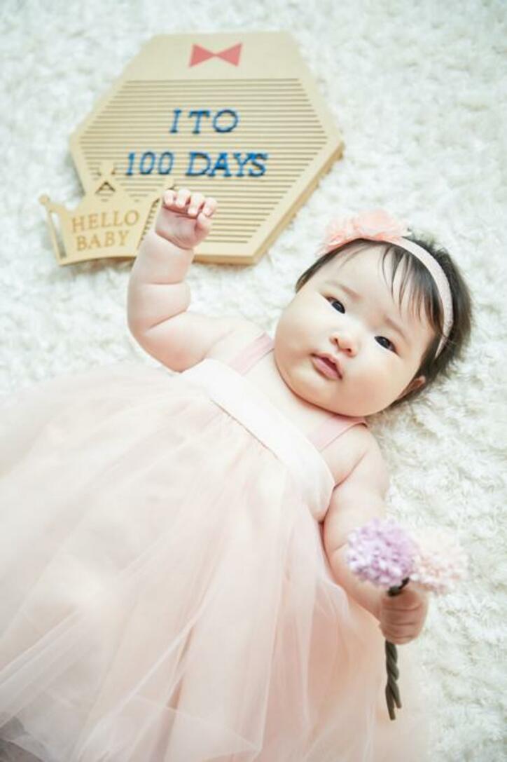  内山信二の妻、生後100日を迎えた娘の成長に感慨「もうこんなに大きくなったのか」 