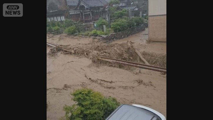 “孤立状態”の地区へ物資届く…募る住民の不安 線状降水帯“予測精度”に課題