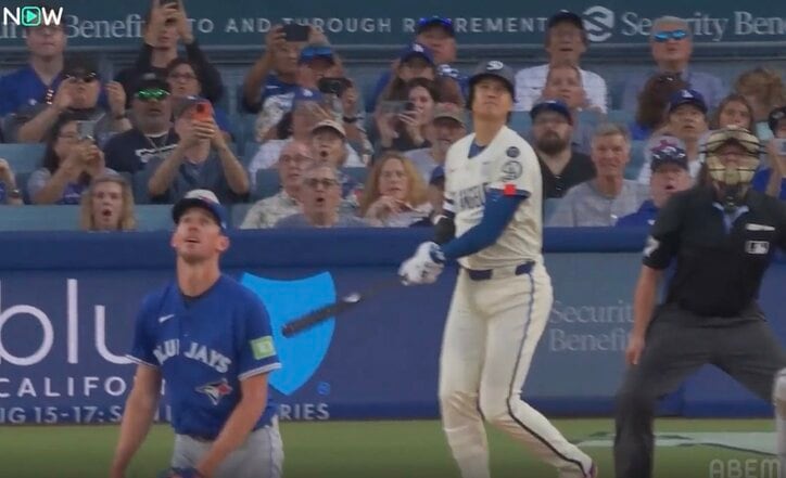 【写真・画像】カッコよすぎる！大谷翔平、40号特大弾で“衝撃の光景”「すげえw」「神々しい」ゆっくりと“確信歩き”をはじめる…ファン騒然　1枚目
