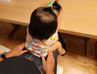 高橋英樹『私の膝の上の孫ちゃん』