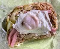 假屋崎省吾『予約してもなかなかゲットできない焼きそばを差し入れにいただきました〜っ！』