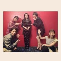 浜辺美波、『賭ケグルイ』共演者との集合ショットを公開 「神でした」「めっちゃ可愛い」と歓喜の声