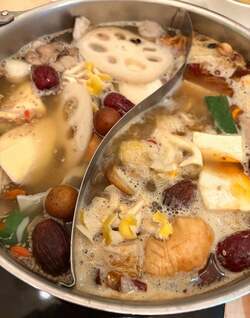 藤あや子、初めて訪れた店で薬膳鍋を堪能「このお鍋是非お勧めします」 