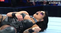 「ピアスが…」「ちぎれた？」女子レスラーを襲った戦慄シーン 「なんか転がった」「ピアスが飛んだら痛い」ファンも放送席もドン引き