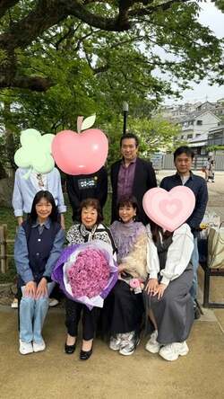  堀ちえみ、90本の薔薇で義母の卒寿を祝福「喜んでいただけて、とても嬉しいです」 