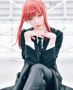 「完璧！」「クールでカワイイ」コスプレイヤー・Ely、「チェンソーマン」マキマに扮した美麗ショットが話題に