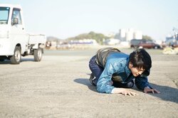 土下座する松坂桃李、胸ぐらを掴む古田新太…映画『空白』場面写真7種解禁