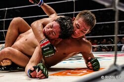 元谷友貴はいかにして“超新星”秋元強真を攻略したか？ 「自分のMMAにとって一番いいポジションで攻めた」