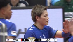 空中姿勢がヤバすぎる渾身バックアタック