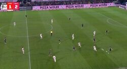 「エグすぎん？」伊藤洋輝、美しすぎる“超ロングフィード”炸裂… 高精度ダイレクトキックにスタジアム騒然「マンガかよ」