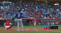 大谷翔平、驚きと感動で思わず“フリーズ” 古巣エンゼルスの粋な演出で見せた珍しいリアクション