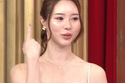 TOPラウンジ嬢、韓国で「目を全周整形しました」「毎月行ってます」日々のメンテ明かす
