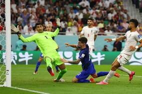 【W杯】アメリカが1-0リードで後半へ　先制弾のプリシッチは相手GKと接触で交代危機も再びプレー