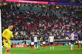 「砂漠のスタジアムは閑散としていた」FIFAが“チケット完売”と発表した準々決勝２試合で空席が…。英メディアが異常事態に疑問符【W杯】