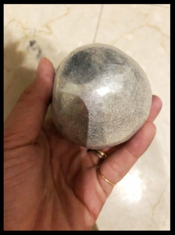 ギャル曽根、Twitterで話題の“アルミホイルボール”作りに挑戦 1枚目