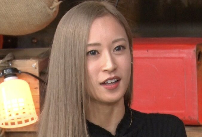 【写真・画像】初彼は中1、交際人数は20〜30人…沢尻エリカ似美女の恋愛経験に香取慎吾がツッコミ「なぜ別れる！？」　1枚目