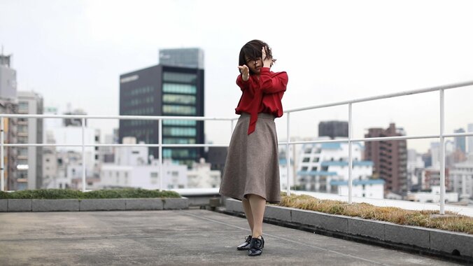 三谷紬アナ「本気で10キロ痩せます!」、1年目・下村彩里アナが同期の斎藤ちはるアナと禁断の“乃木坂コラボダンス” 6枚目