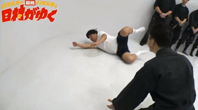 バナナマン日村、罰ゲームで忍術「空気投げ」を体験 5枚目