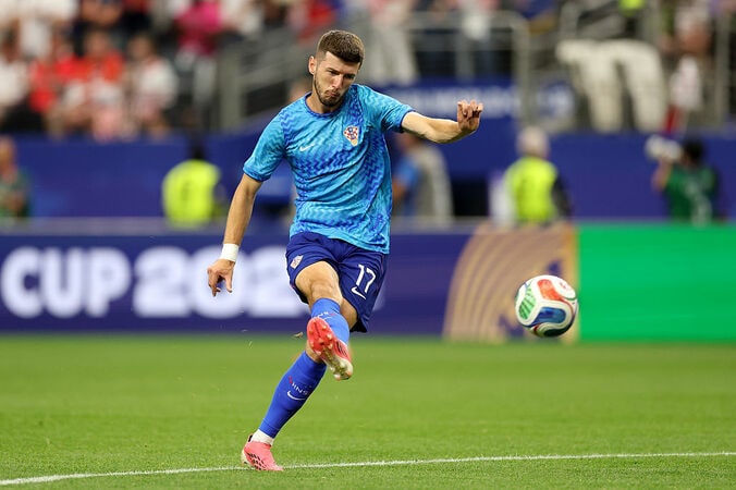 【写真・画像】【W杯】イングランド戦でPK蹴り直し…ケイン、変えた“動き”＆2度目のキックに「わかってても止められんって」驚きと称賛　1枚目