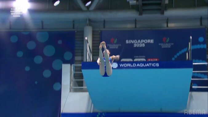 飛沫なさすぎ！20歳の中国無敵女子がレベチ過ぎて笑うしかない「もうオール10で」圧巻入水と完璧空中演技で衝撃的高得点「ウィニングダイブです」 4枚目