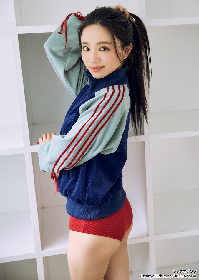 【写真・画像】HzMe・永江梨乃、圧巻の美しさで魅惑のグラビア 『月刊ヤングマガジン』初降臨　1枚目