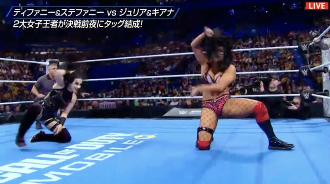 頭を何度も打ち付けられたキアナは悶絶