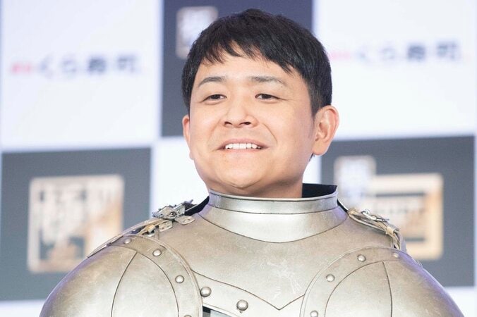 千鳥ノブ、高齢の父にシニアカーをプレゼント　「犬の餌を与える移動に使う」と嘆く 12枚目