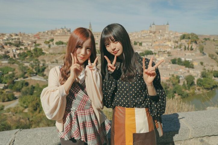 素の表情も満載!乃木坂46初の旅行ガイドブックが発売決定 