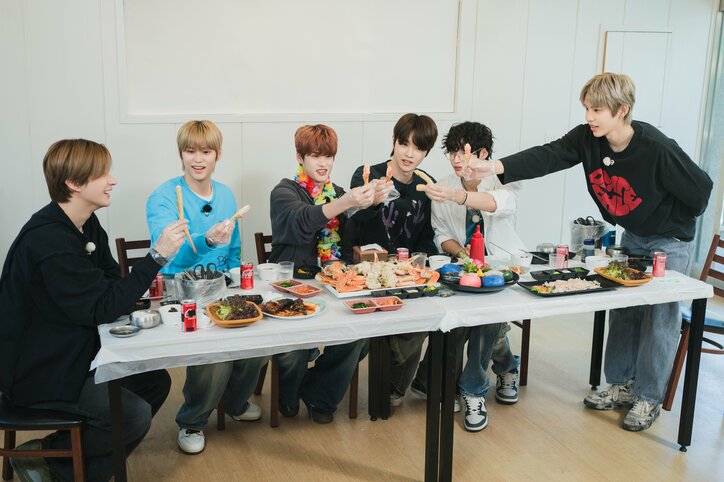 【写真・画像】父は歌手・母は女優のイケメンアイドル、もぐもぐシーンが「世界一かわいい」「尊い」と話題に　2枚目