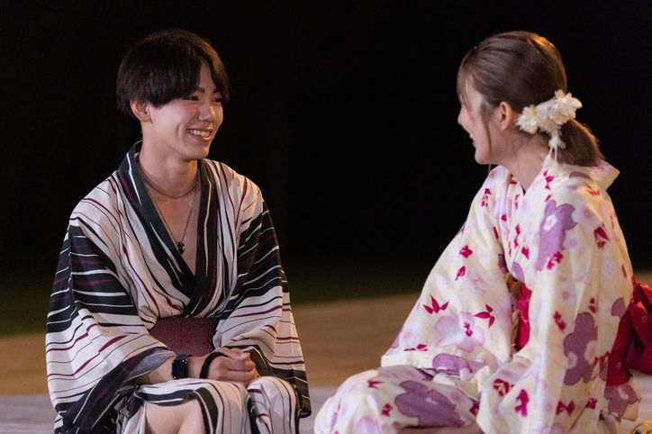 Mr.超十代グランプリ・ふみや、モデル・りかに告白でカップルに！ハグも『明日好き』第4話