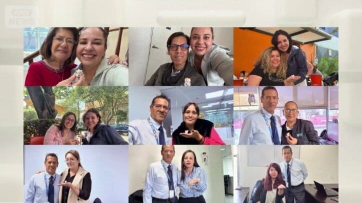 招き猫と友人との写真