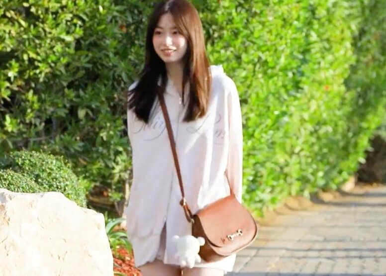 「透明感すごい」美脚スラリなスタイル抜群のJK、可愛すぎる部屋着に男子がメロメロ「めっちゃオシャレ」『今日好き』卒業編2026第2話