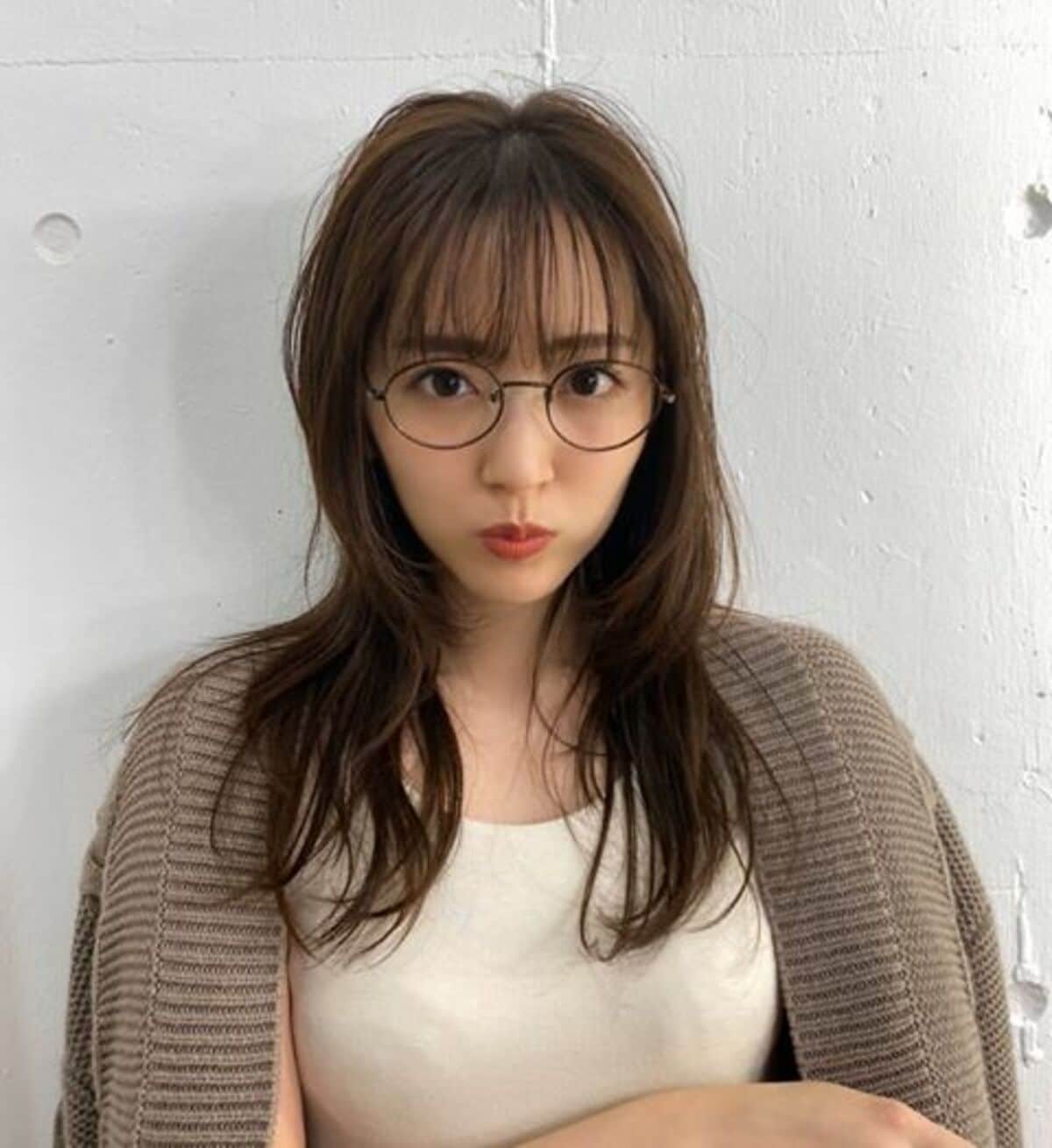 可愛いの極み」「めちゃめちゃ美しい」鈴木愛理、メガネ＆無造作ヘアの