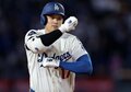 大谷翔平、“パパ1号”がついに出た!8試合ぶり豪快7号同点アーチに本拠地大興奮