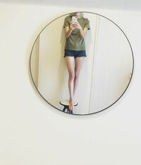 「脚、ながっ！」「抜群に綺麗」山本未來のスラリと伸びる美脚に驚きと称賛の声