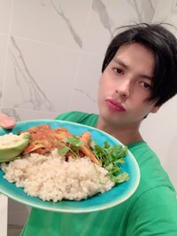 アレクサンダー『スーパー美味しい ビーガンカレーを作ってしまった‼️』