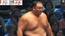 若手力士、元大関・朝乃山にマジ張り手“2連発”！「ガチンコ相撲」「ほぼ右ストレート」「しびれたわ」ファン騒然