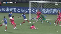 「え？なんで？」手を挙げてゴールをアピールする選手が2人「何が起きた？」公式も実況も見落とした“奇跡のワンタッチ”の瞬間