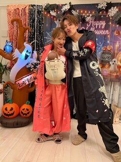 杉浦太陽、妻・辻希美との“ヤンキー風”コスプレショット公開「新婚??笑」