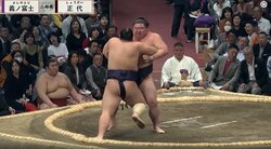 「神席確定」「目立ってました」相撲大好き芸人、“超大御所”とまさかの遭遇に歓喜 ファンも興奮 カメラが捉えた貴重な2ショット