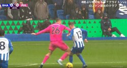 「殴りにいってる」“潰し屋”パリーニャ、強烈顎エルボー炸裂の瞬間　ぶっ飛ばされて倒れ込むも非情過ぎる“ノーファウル”に三笘の同僚がブチギレ