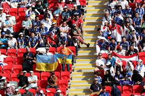 【W杯】日本人サポーターの「妻へ…」お願いメッセージが話題　海外ファン「面白すぎる」